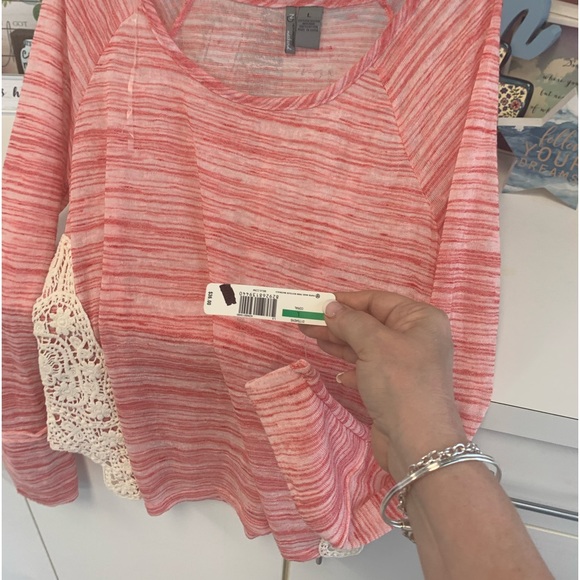 5 for $25- New Directions Pink and White Top size Large - Picture 12 of 15